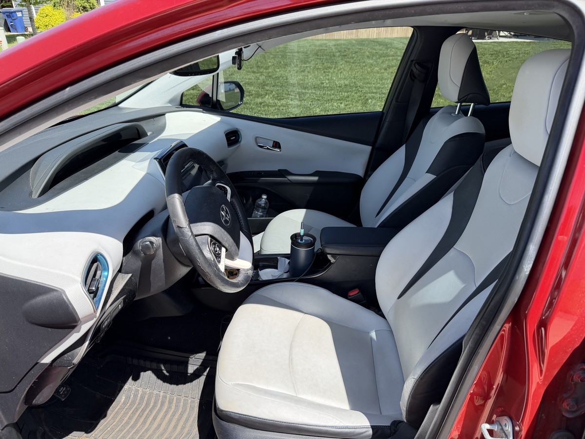 2016 TOYOTA Prius