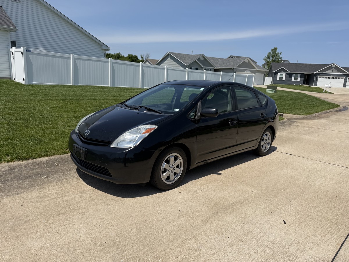 2005 Toyota Prius Hybrid's photo