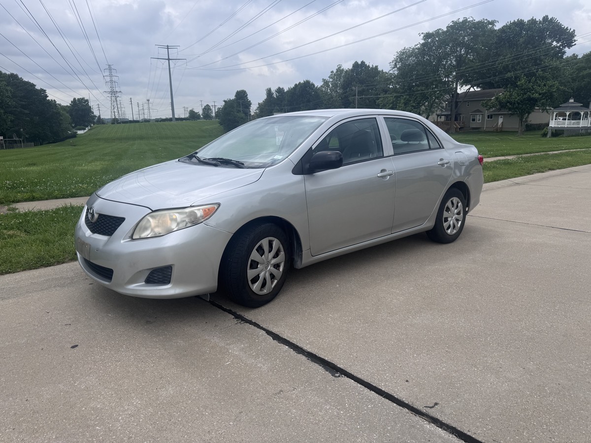 2010 Toyota Corolla LE AT's photo