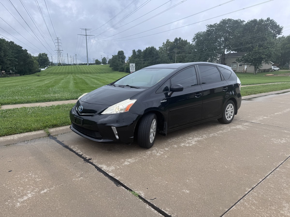 2012 TOYOTA Prius V