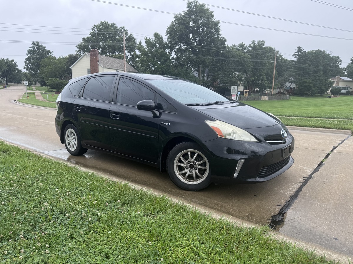2012 TOYOTA Prius V