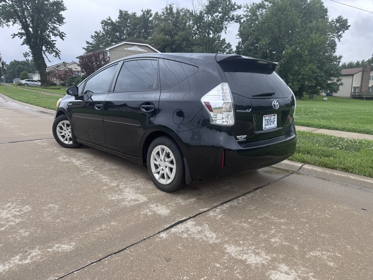 2012 TOYOTA Prius V