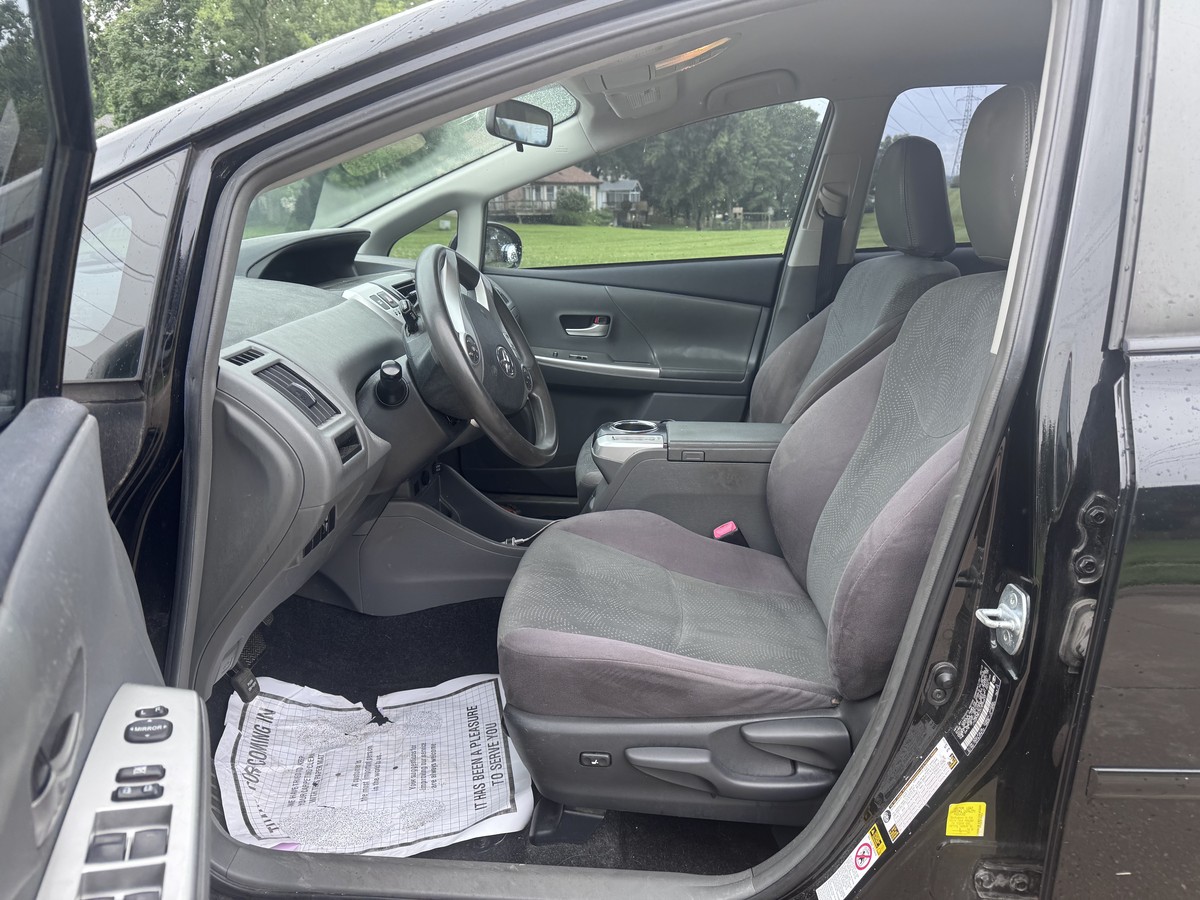 2012 TOYOTA Prius V