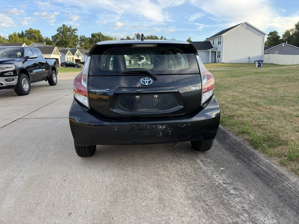 2016 TOYOTA Prius C
