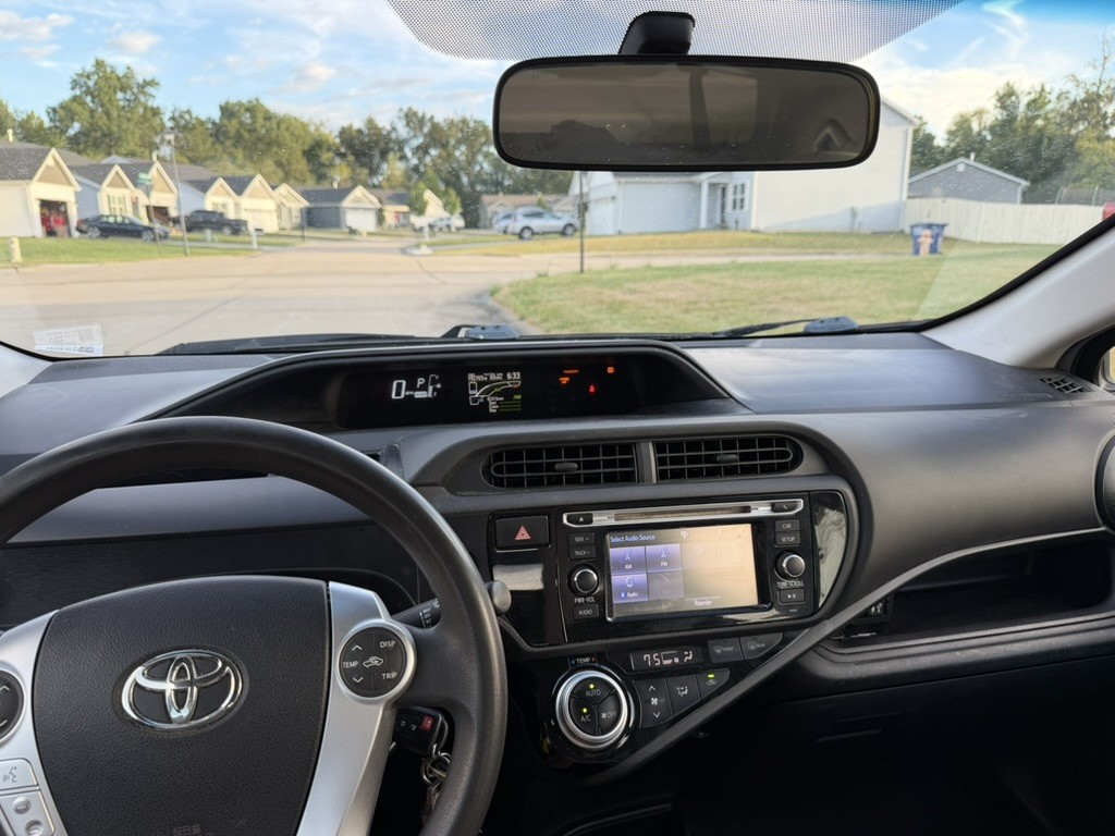 2016 TOYOTA Prius C