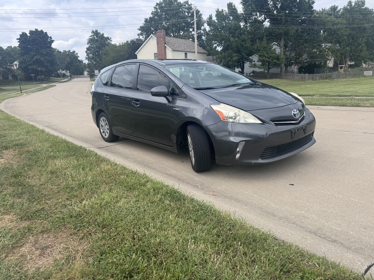 2012 TOYOTA Prius V