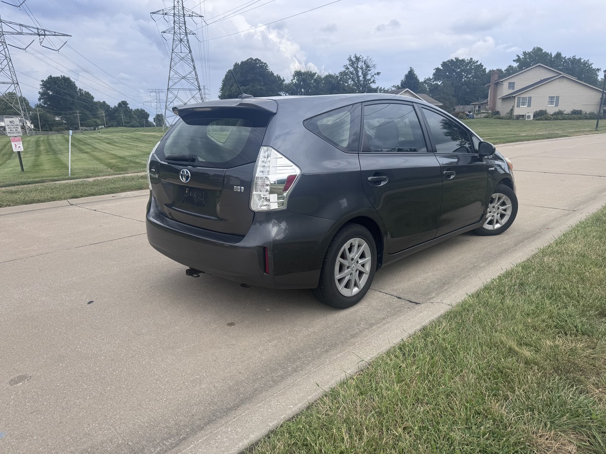 2012 TOYOTA Prius V