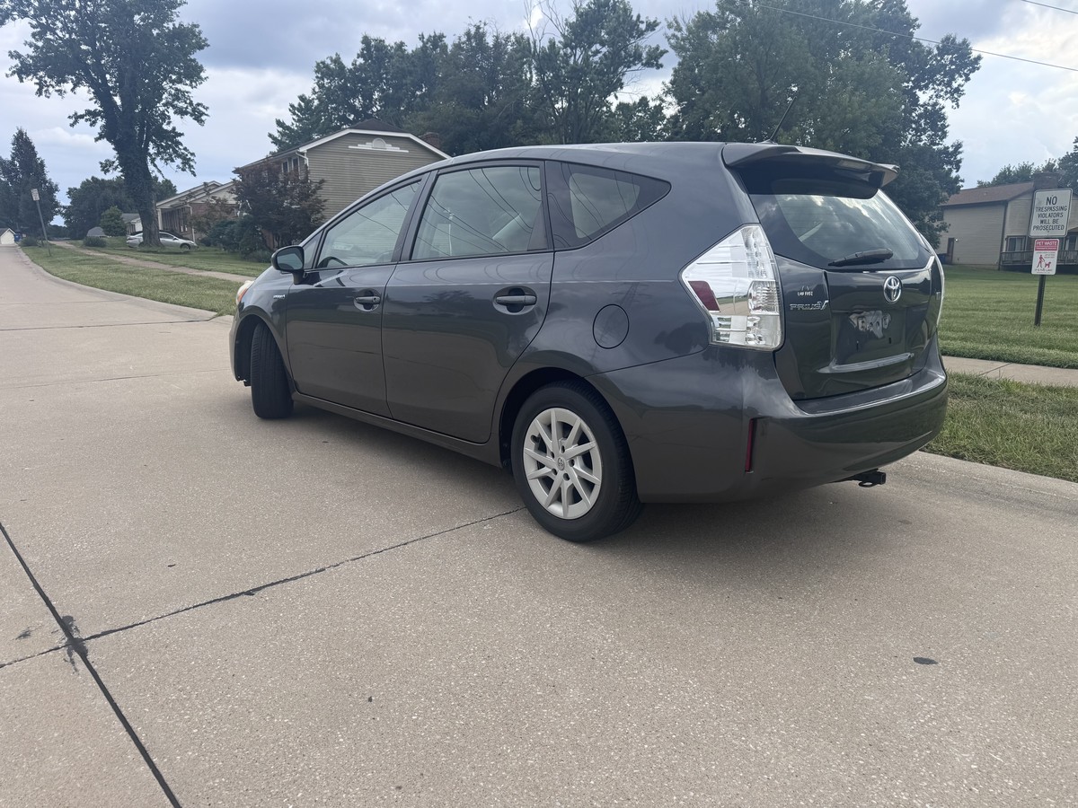 2012 TOYOTA Prius V