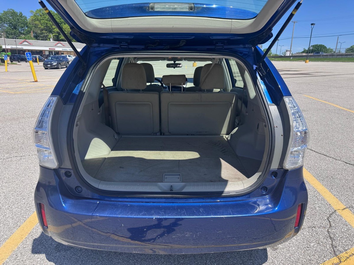 2013 TOYOTA Prius V